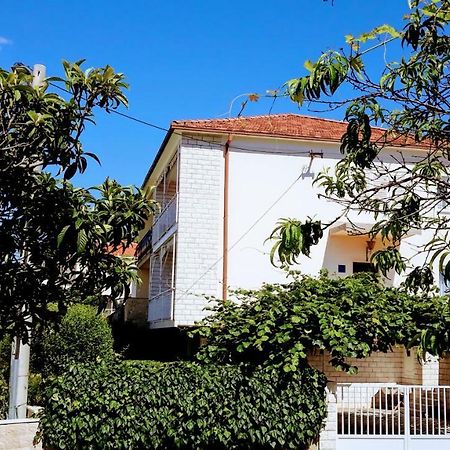 Apartment Ivo Trogir Exterior photo