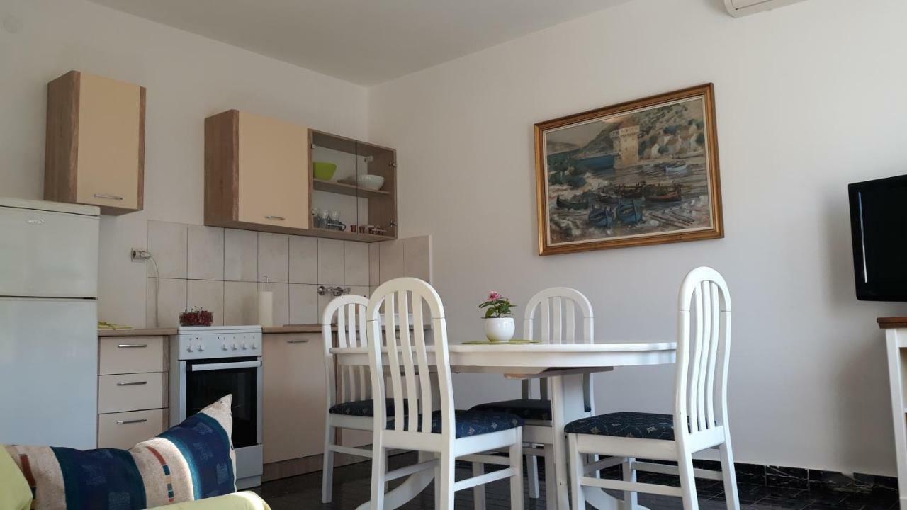 Apartment Ivo Trogir Exterior photo