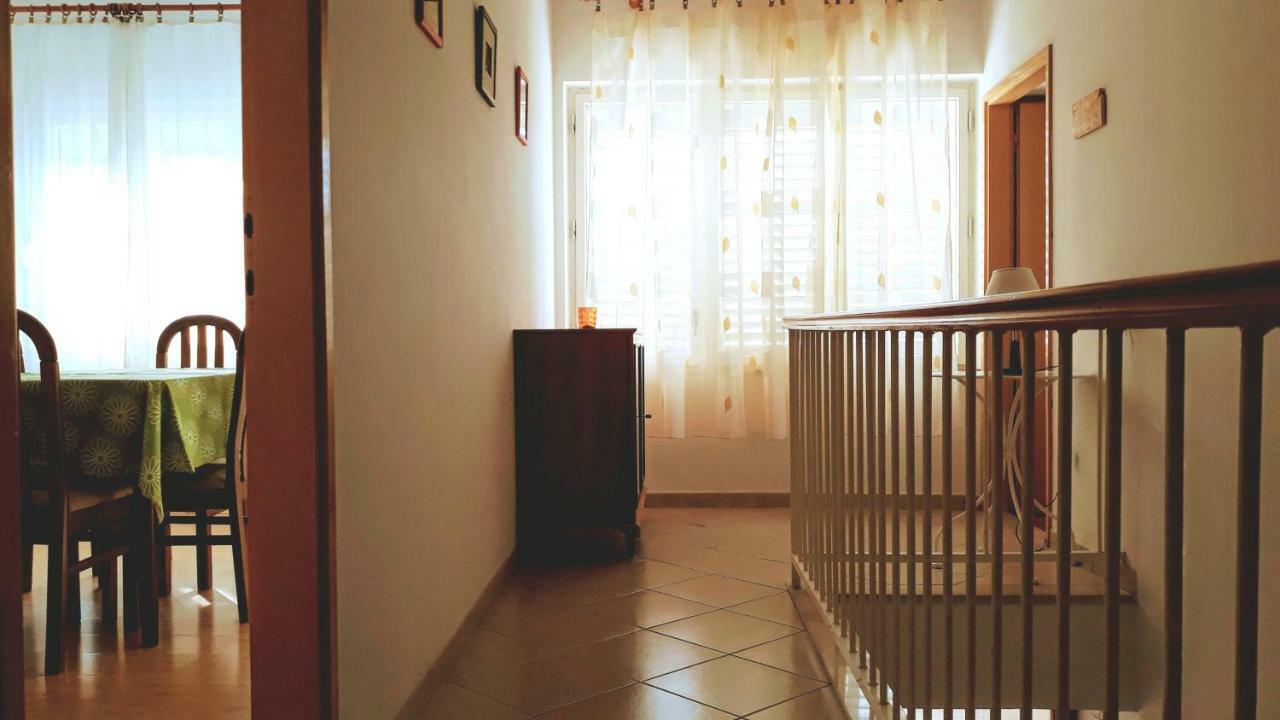 Apartment Ivo Trogir Exterior photo